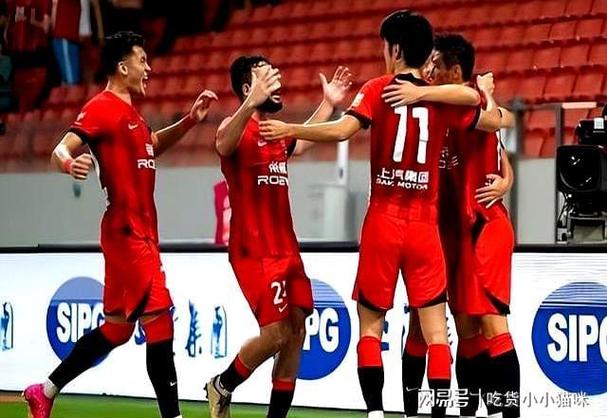上港2月份将再次出战亚冠，久违锋霸有望亮相复出，值得期待