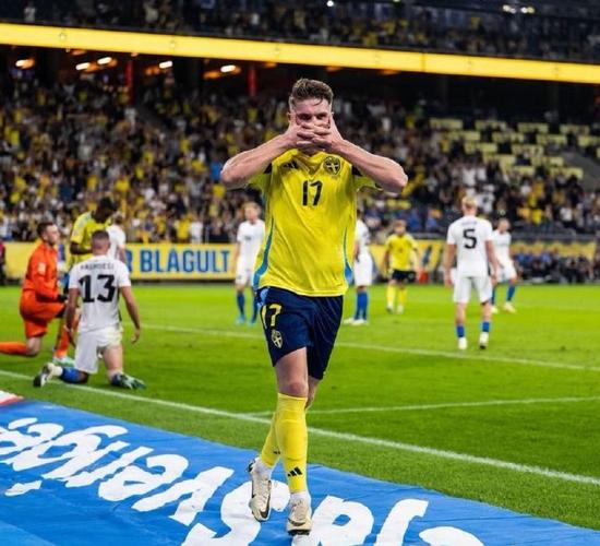 卡拉格：热苏斯比哲凯赖什更优秀，就不该让哲凯赖什再首发了